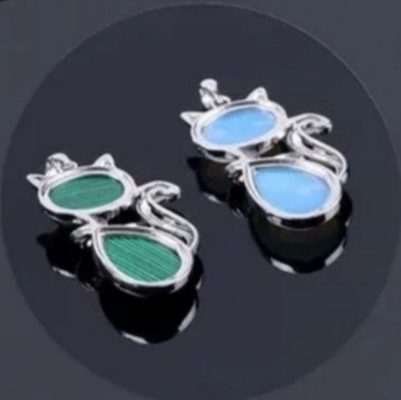 New Crystal Stone Cat Pendant Necklace - Picture 2 of 6